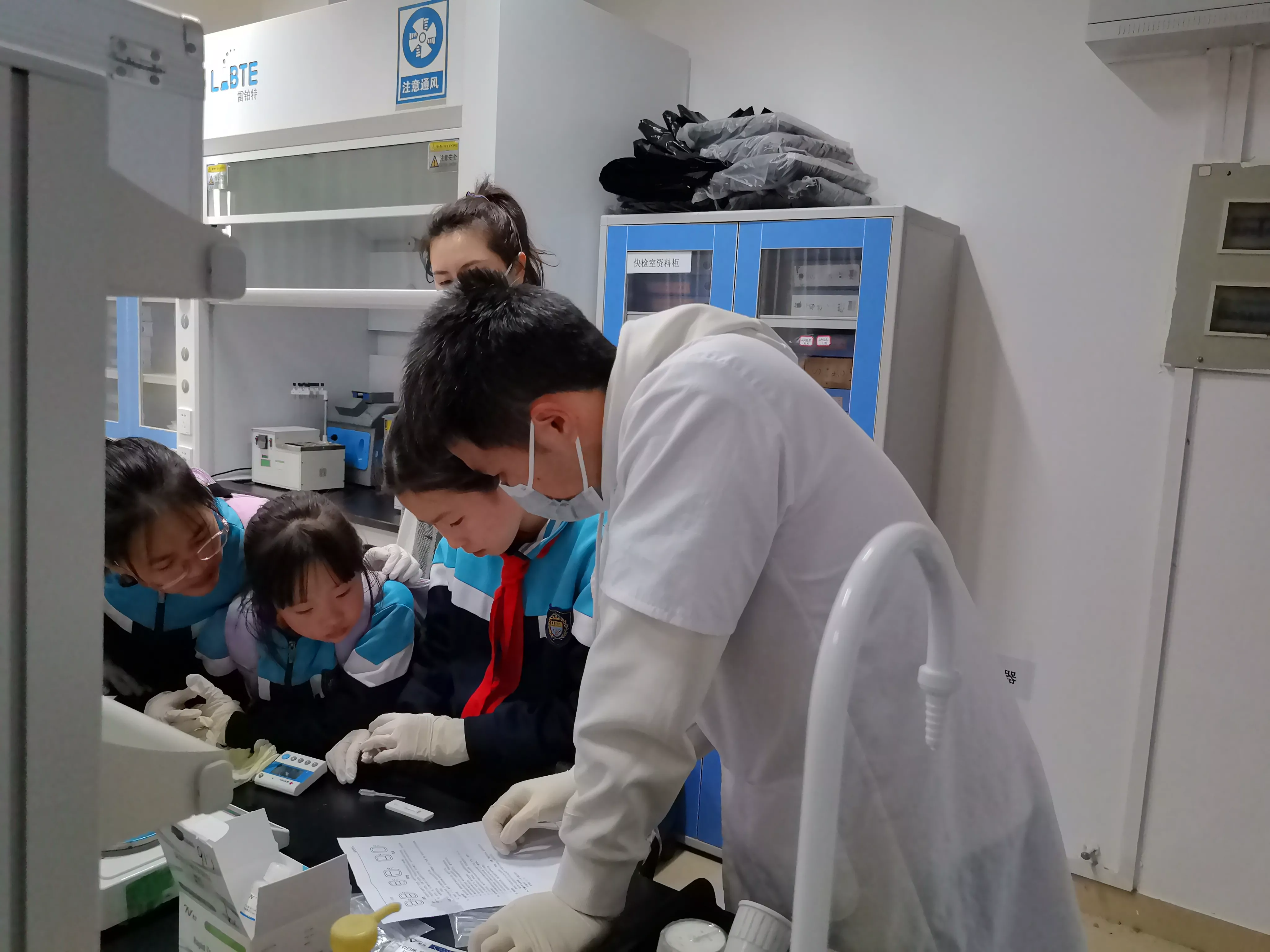 实验室组织公益科普活动